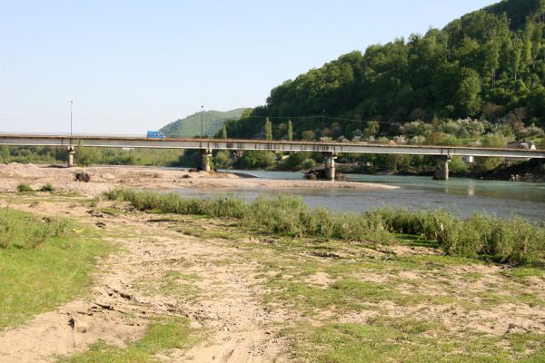 Chust - řeka Tisa, 28.4.2009
Písčité náplavy Tisy u mostu k obci Kriva.
Klíčová slova: Chust Kriva Tisa