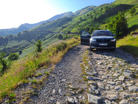 Ukbibaj, 28.6.2024
Cesta přes nekonečné pastviny na svazích hory Maja Cukalit.
Klíčová slova: Shkodër Cukal Highlands