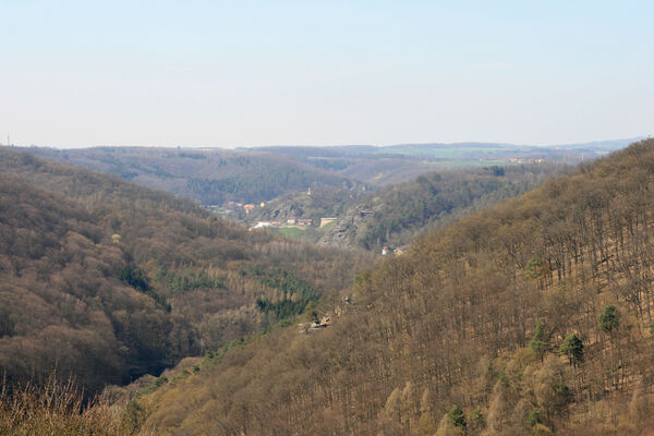 Horní Břečkov, 31.3.2016
Údolí Dyje od Ledových slují. Pohled na Braitavu a Hardegg.
Klíčová slova: Podyjí Horní Břečkov Ledové sluje