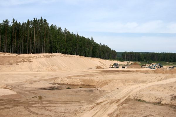Rašovice, 21.5.2009
Aktivní těžba písku na západním okraji rašovické pískovny.
Mots-clés: Rašovice pískovna