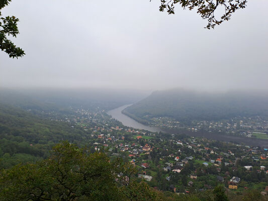 Ústí nad Labem, 7.10.2024
Střekov, Sluneční stráň. Pohled na Labe u Brné.
Klíčová slova: Ústí nad Labem Střekov