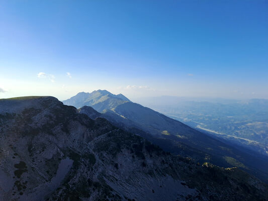 Mount Tomorr, 29.6.2024
Maja e Tomorit a Maja e Partizanit (2416 m).
Klíčová slova: Albania Berat Mount Tomorr