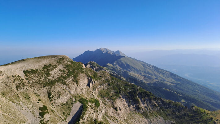 Mount Tomorr, 30.6.2024
Maja e Tomorit a Maja e Partizanit (2416 m).
Klíčová slova: Albania Berat Mount Tomorr