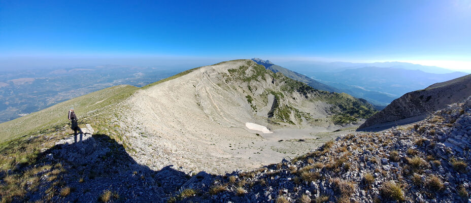 Mount Tomorr, 30.6.2024
Kotel pod Tomorrem a Maja e Tomorit (2360 m).
Klíčová slova: Albania Berat Mount Tomorr