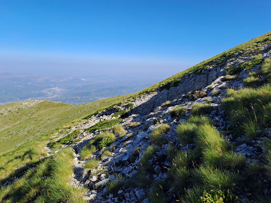 Mount Tomorr, 30.6.2024
Propast na západním svahu mezi Tomorrem a Maja e Tomorit.
Klíčová slova: Albania Berat Mount Tomorr