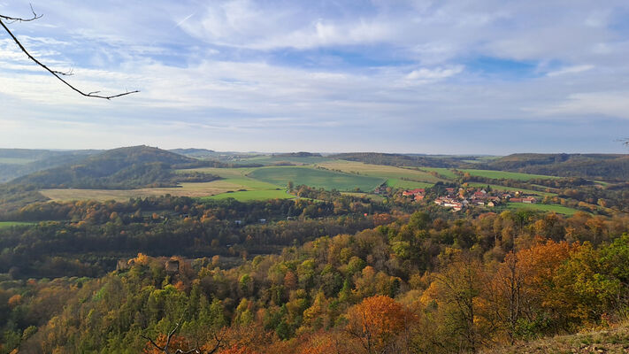 Karlova Ves, 21.10.2024
Vápenný vrch - pohled na Týřovice.
Klíčová slova: Karlova Ves Vápenný vrch Týřovice