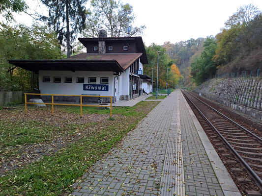 Křivoklát, 21.10.2024
Železniční zastávka.
Klíčová slova: Křivoklát železniční zastávka